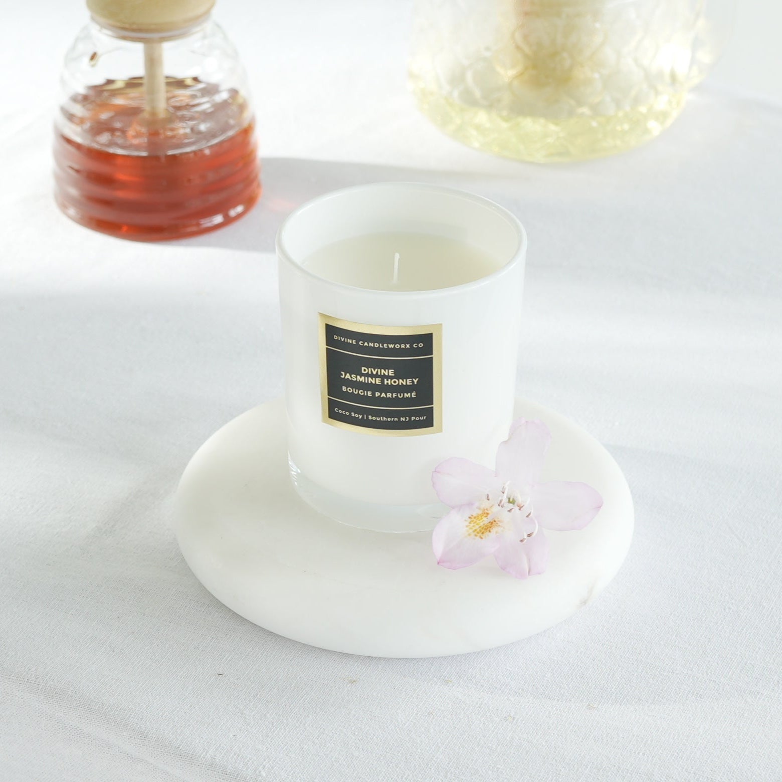 DIVINE - Jasmine Honey 14 oz Candle