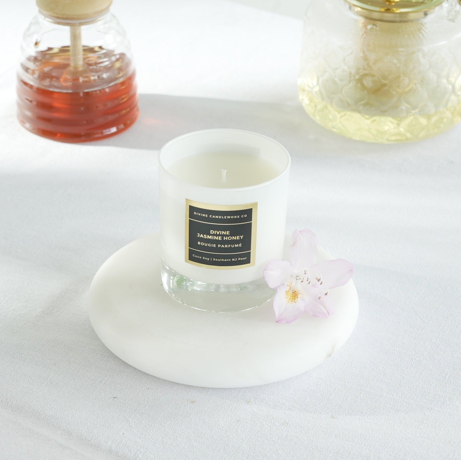 DIVINE - Jasmine Honey 11 oz Candle